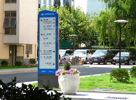 石渠哪些因素影响宣传栏的制作？